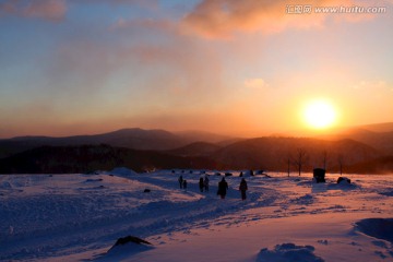 日出 白雪 冬