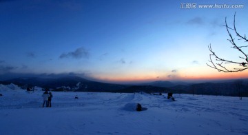 日出 白雪 冬