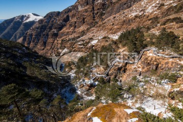 轿子雪山风光