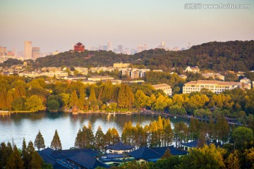 杭州西湖远眺吴山