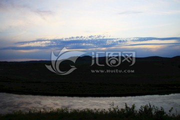 傍晚的额尔古纳河