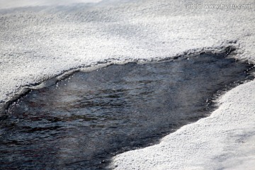 春雪 春水