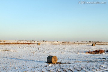 雪后的东北田野