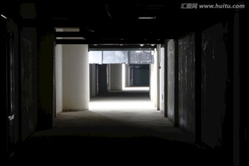 地下机房 地下室 走廊