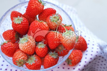 鲜果 草莓