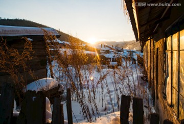 夕阳下雪景