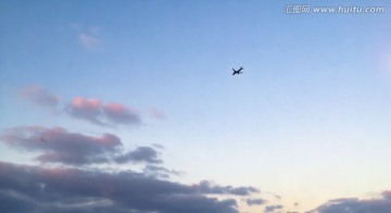 彩云与飞机