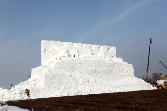 雪雕 雪 冬天 石油工人 雕塑