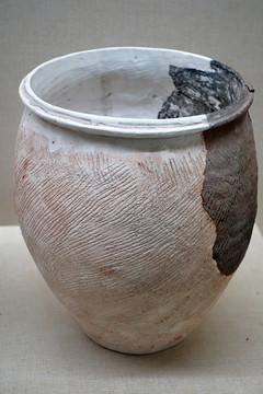划纹灰陶罐 新石器时代