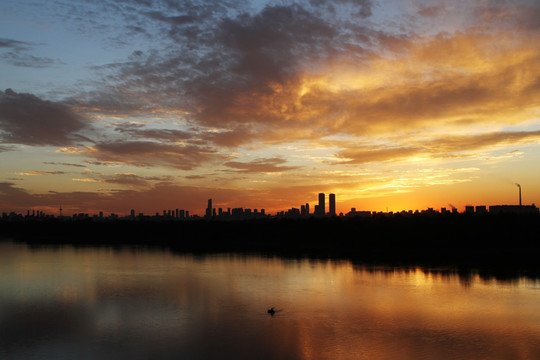 沈阳浑河 城市夕阳晚霞