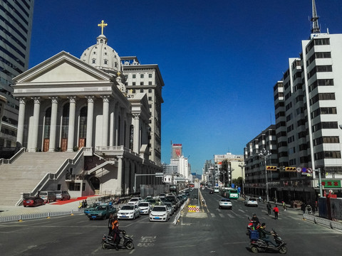 昆明北京路天主教堂街景