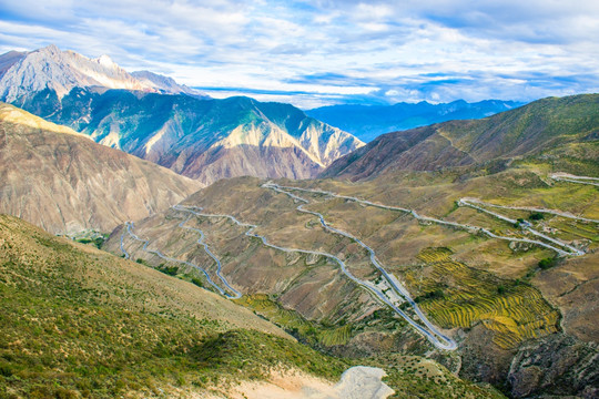 西藏业拉山九十九道拐 怒江72