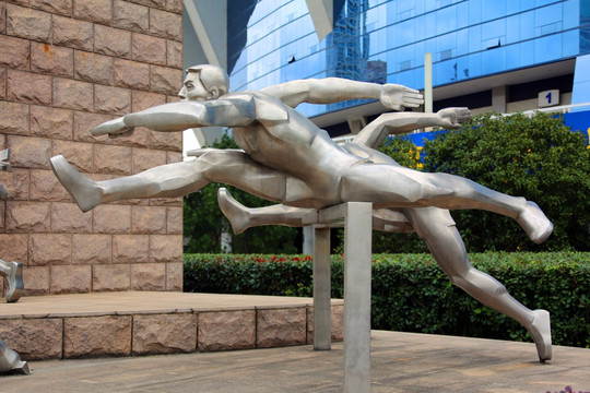 跨栏体育健儿雕塑