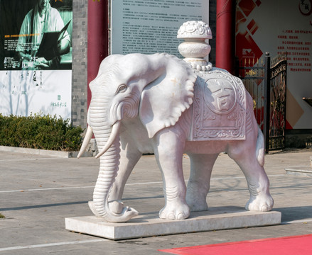 白象石雕