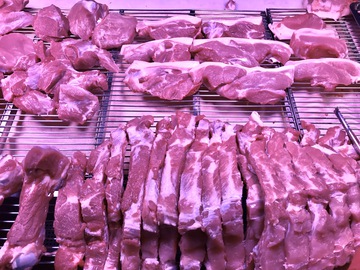 市场卖猪肉