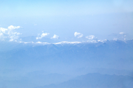 唯美航拍高山 雪山山顶积雪