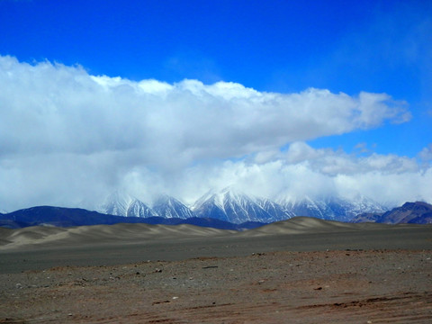 雪山沙漠