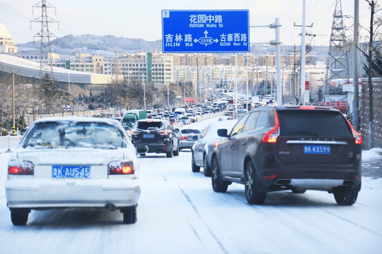 雪天行车