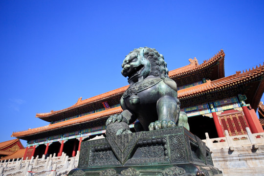 北京故宫太和门铜狮子