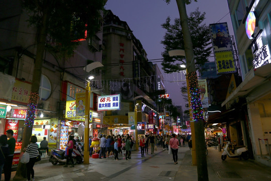 台北美食街 夜市 建筑 夜景