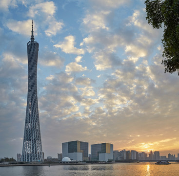 夕阳西下广州塔小蛮腰