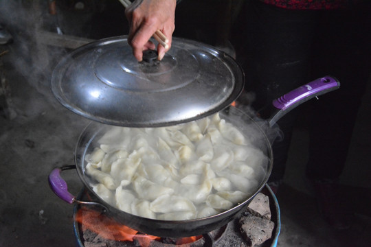 炭火饺子