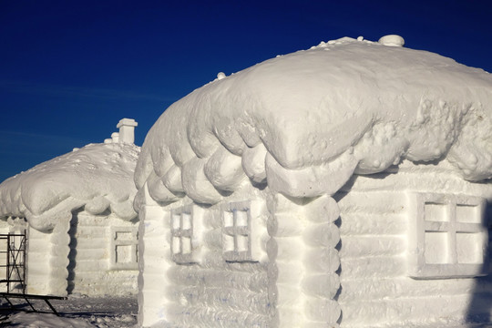 雪雕欧式猎人木屋