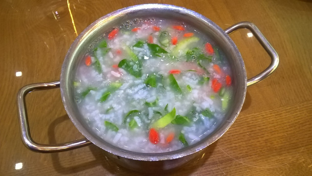 蔬菜枸杞粥