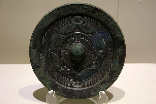 汉代古铜镜 镜钮 背面花纹
