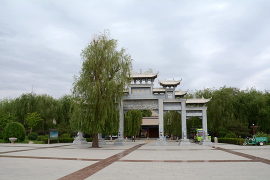 张掖大佛寺牌楼