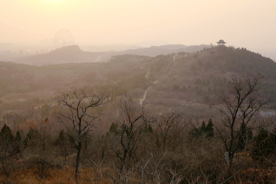 黄昏远山意境