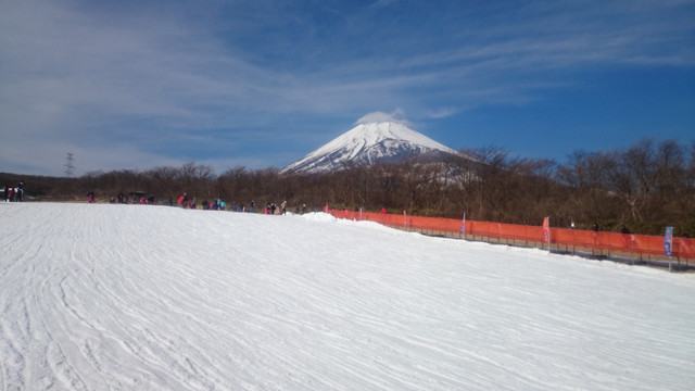 富士山下滑雪场