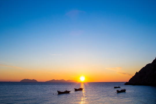 大连东港海上日出