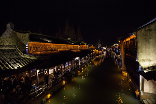 古镇水乡夜景