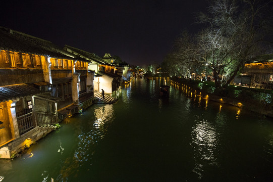 古镇水乡夜景