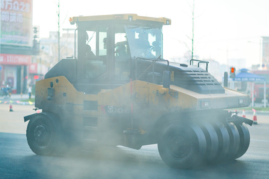 压路机 筑养路