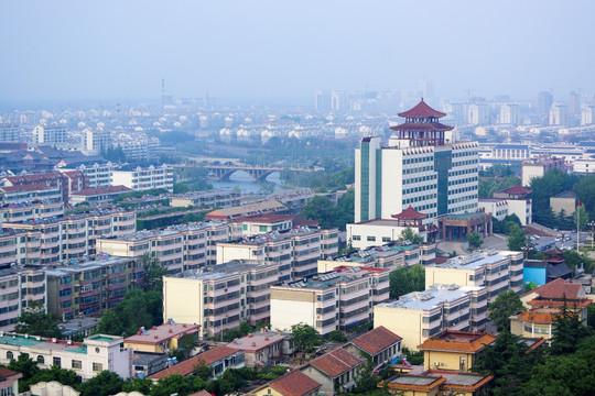 雾霾里的城市