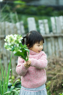 亲子游 深山 菜园 菜地 摘菜 农家乐