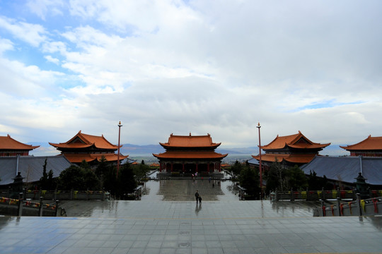 大理 崇圣寺 大雄宝殿前景