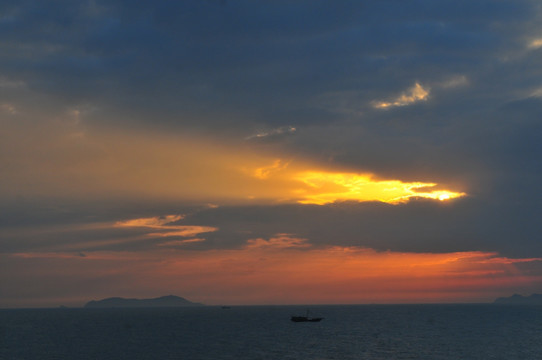 海边落日 晚霞 黄昏 五彩云