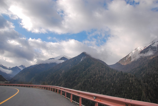 巴郎山