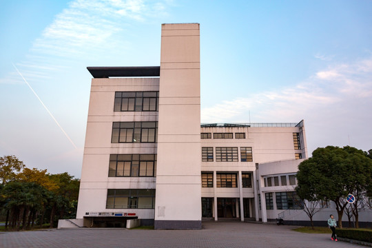 东华大学松江校区