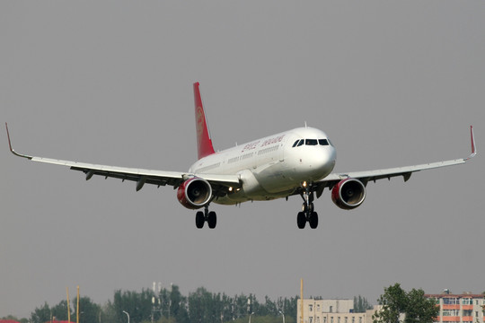 吉祥航空飞机降落 沈阳机场