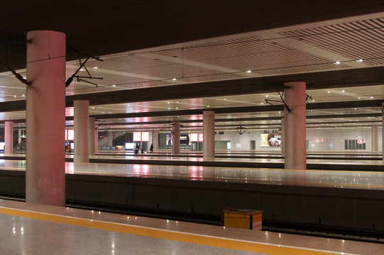 火车站台 南京南站