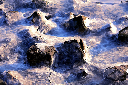 河里的冰凌