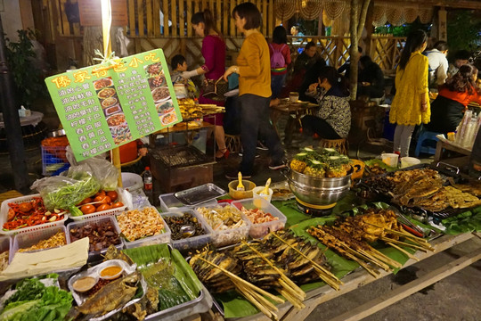 湄公河星光夜市 傣家特色小吃