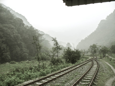 山间老铁路