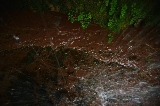 山泉流水