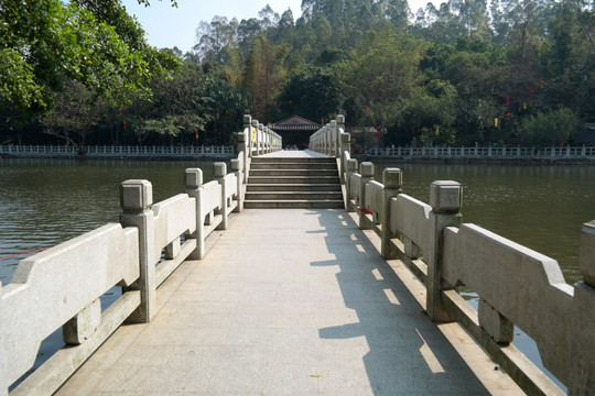 圭峰山玉湖长石桥