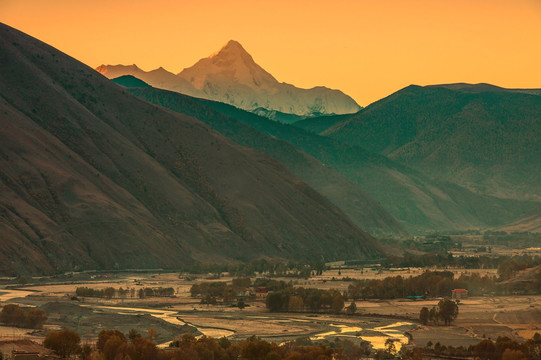 贡嘎风景